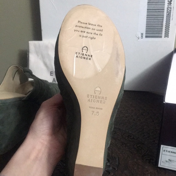 Suede wedges - Picture 2 of 5